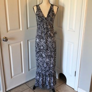 Stretchy black and white maxi dress